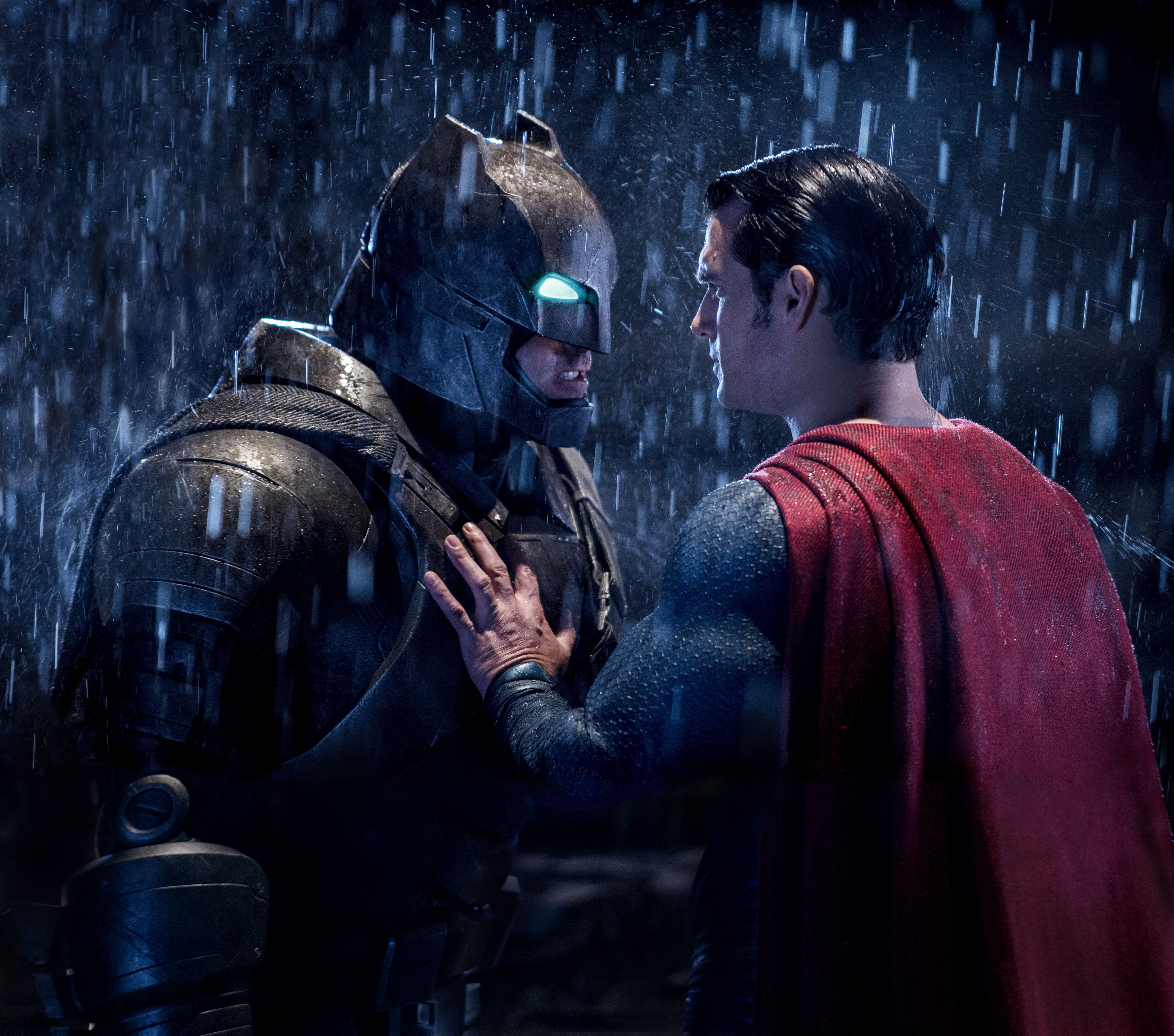 Batman vs Superman New Trailer, Dark Knight Footage Collider