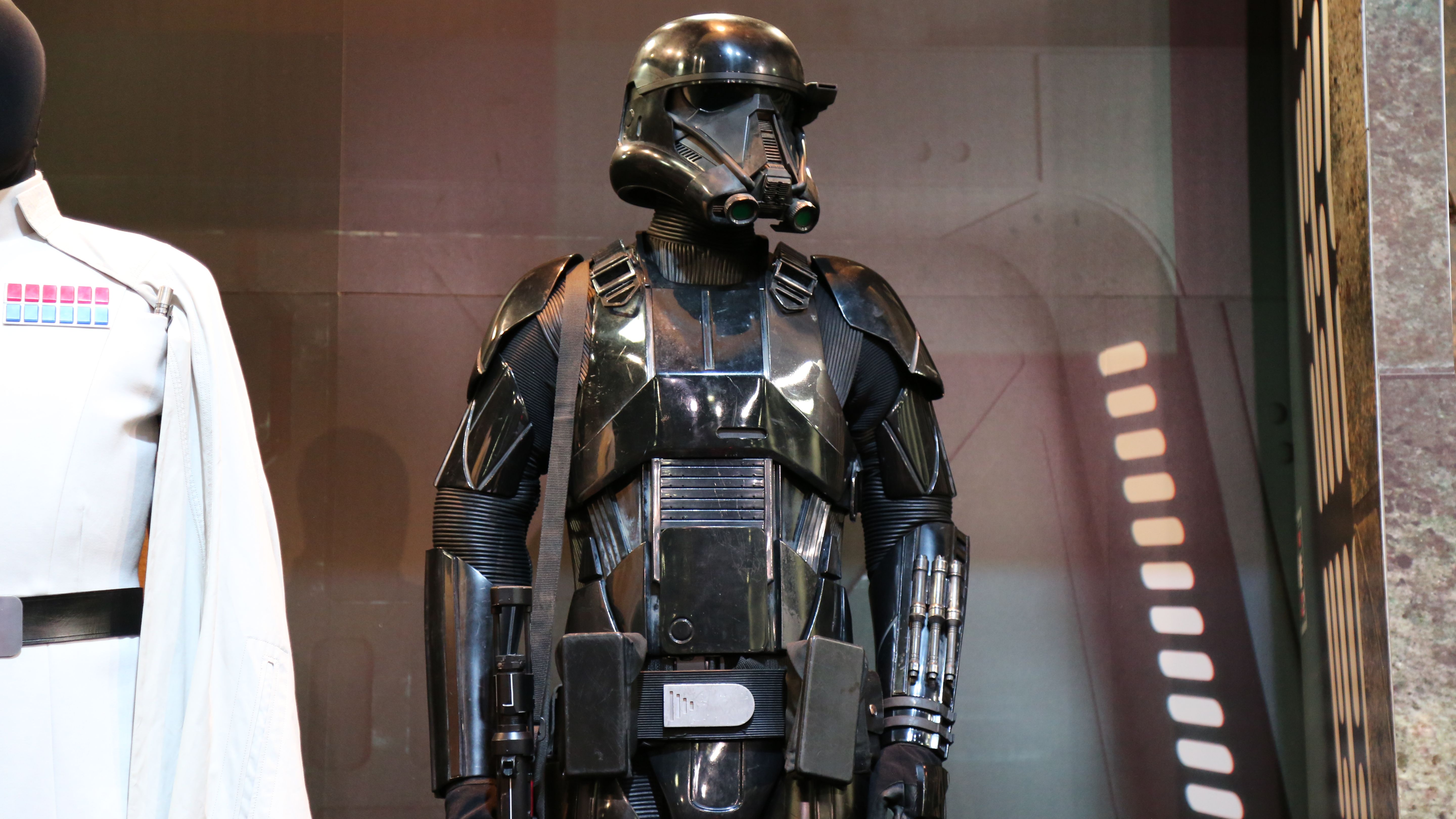 [Image: star-wars-rogue-one-costumes-death-trooper.jpg]