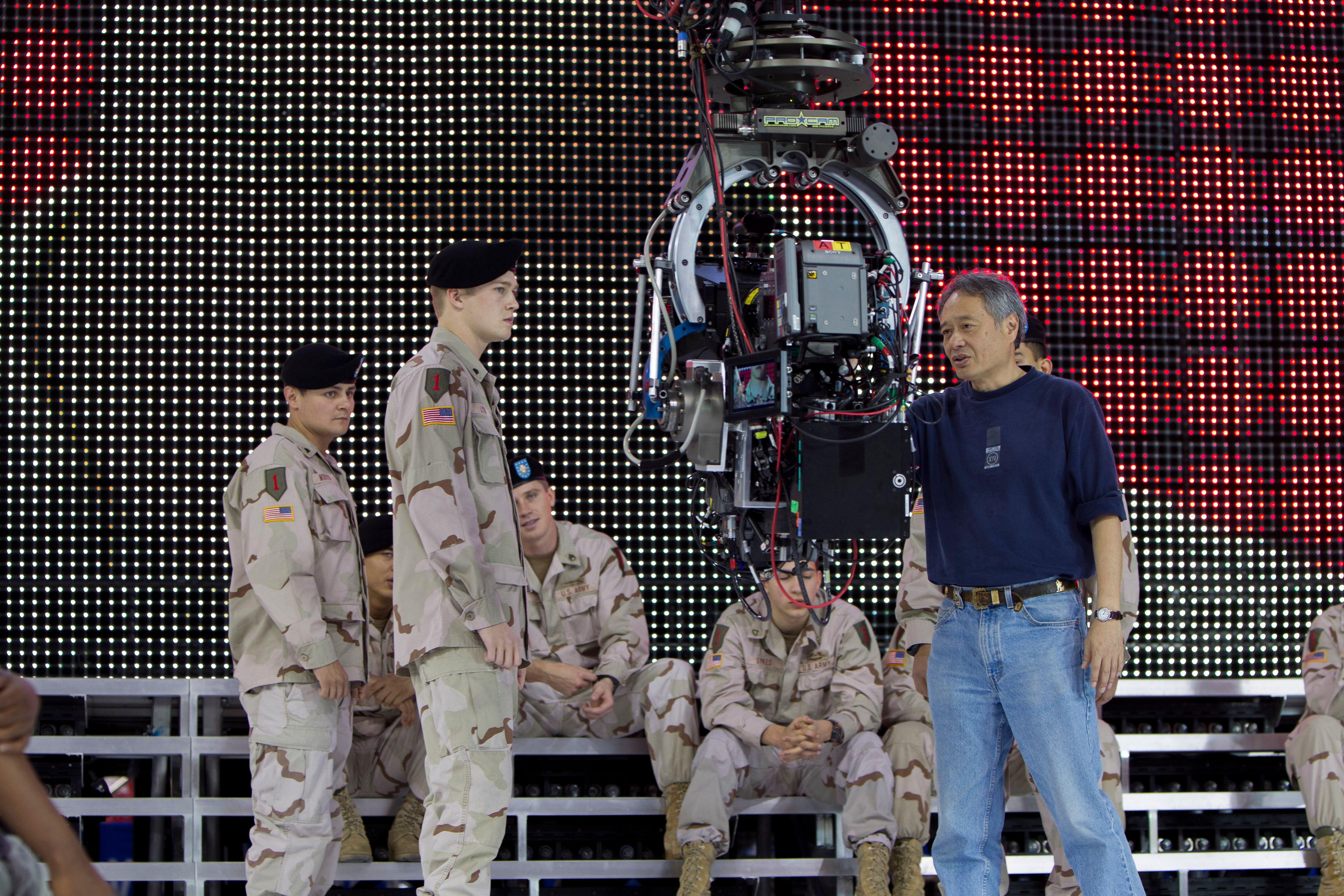 'Billy Lynn's Long Halftime Walk': Ang Lee on Continuing to Learn a New Medium - Collider.com