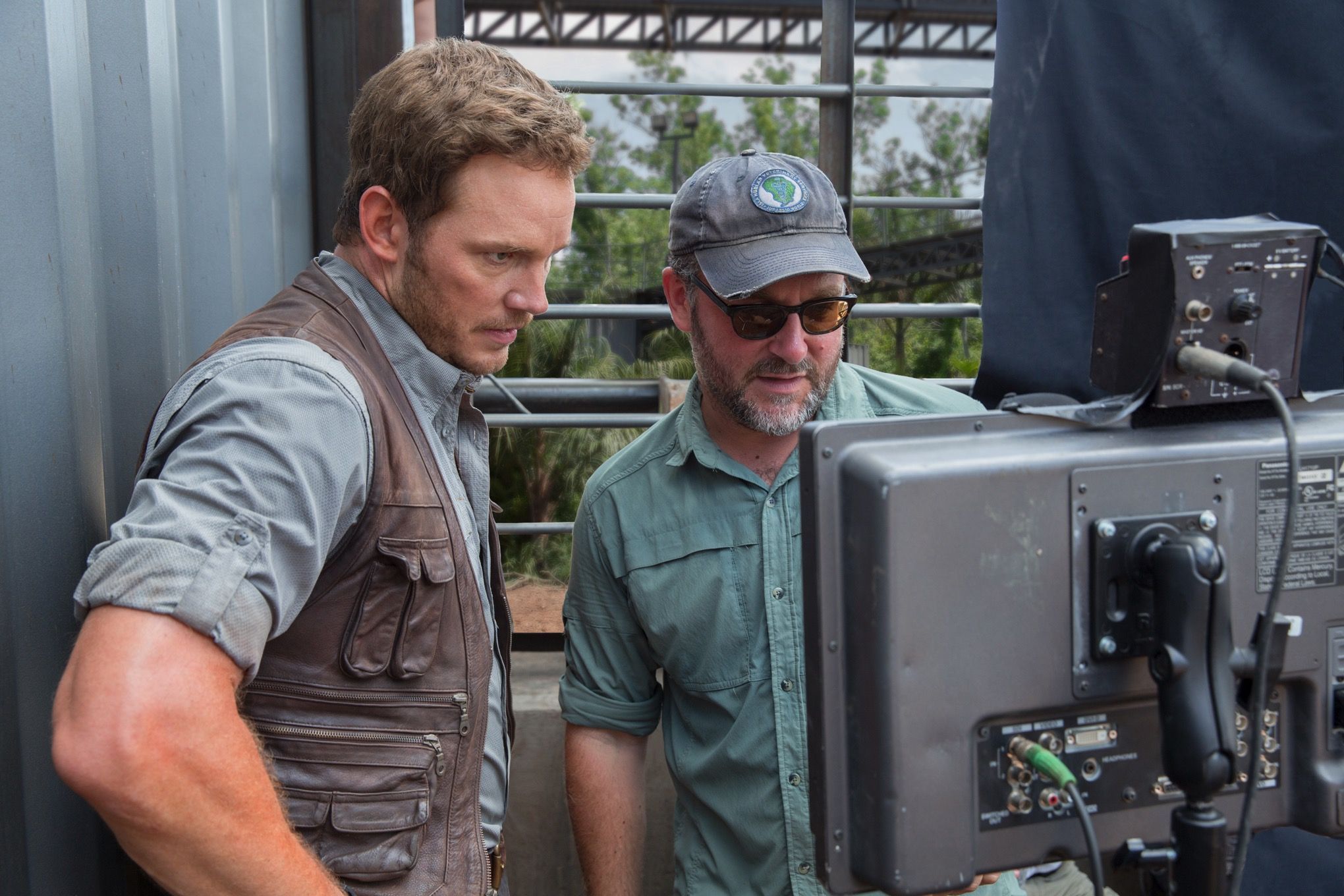 'Jurassic World 2': Colin Trevorrow on Crafting “A Spanish Horror Thriller with Dinosaurs” - Collider.com