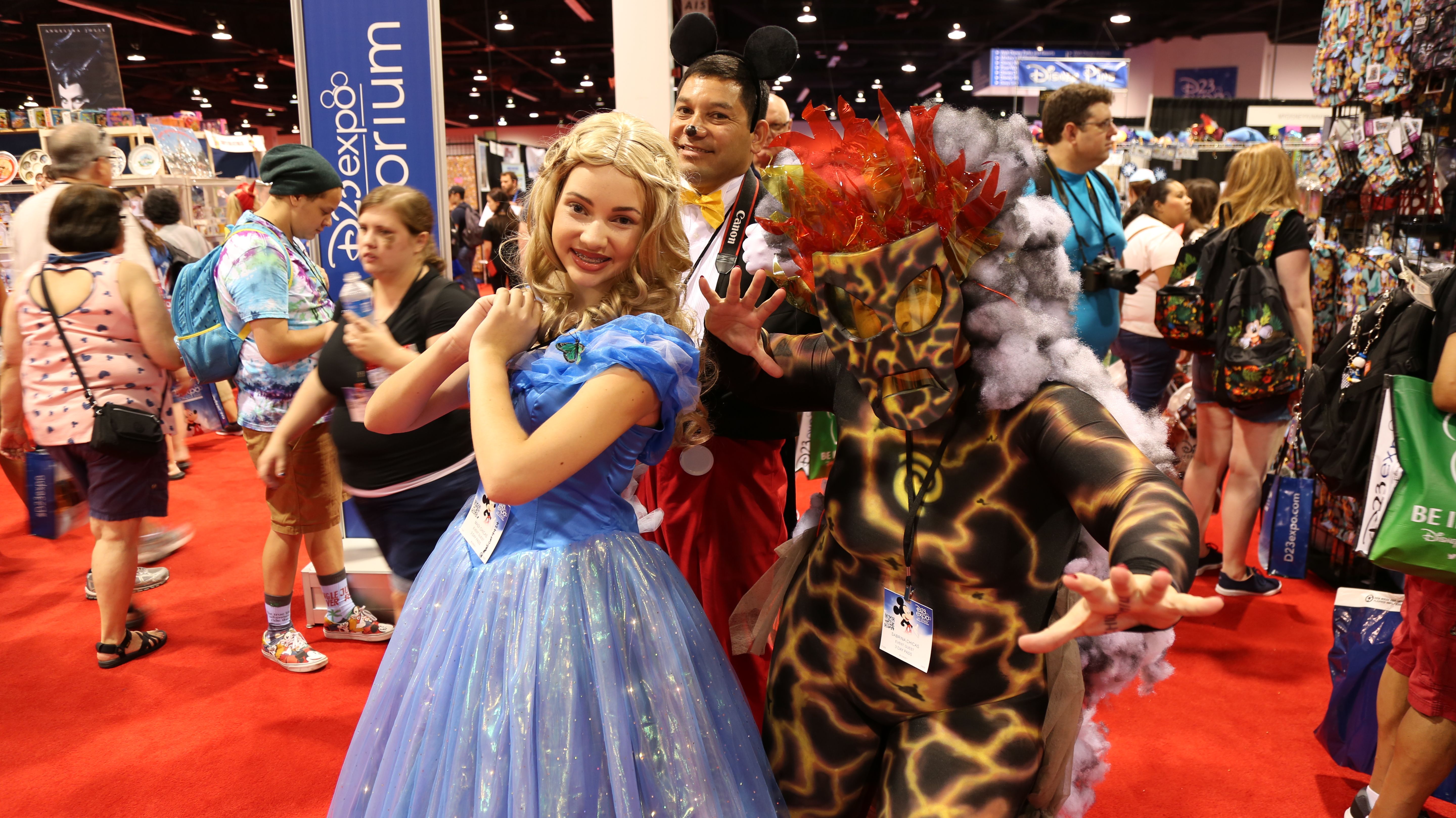 D23: Over 50 Convention Floor Images Reveal Disney Cosplay | Collider5760 x 3240