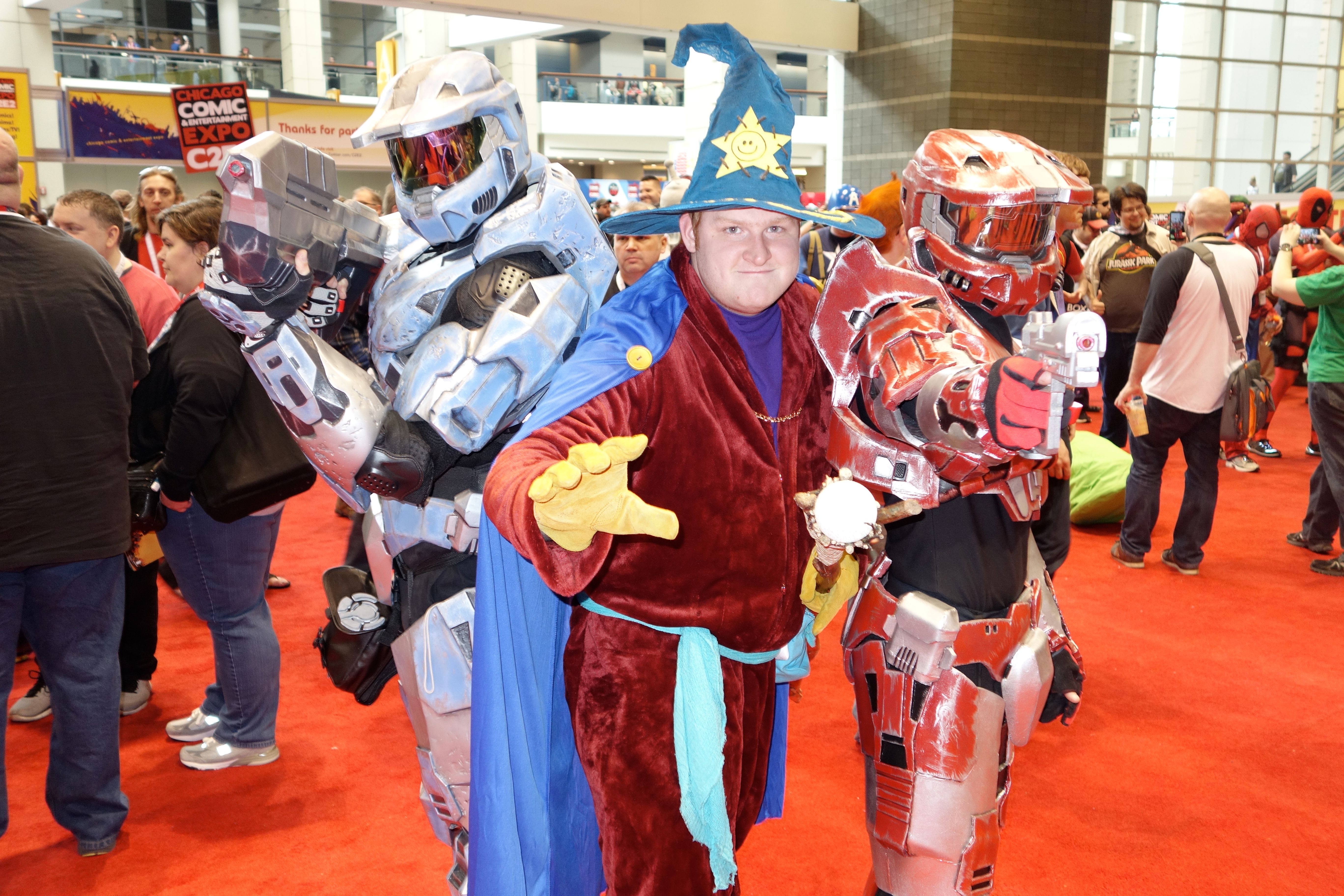 Cosplay: Over 50 Pictures from C2E2 2015. Costumes include Halo, Star Wars, Batman ...5472 x 3648