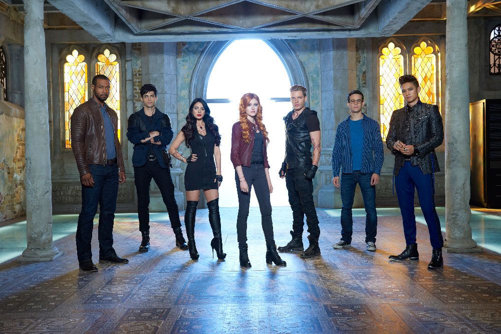 Shadowhunters Cast Teases Differences Between The Book And Show