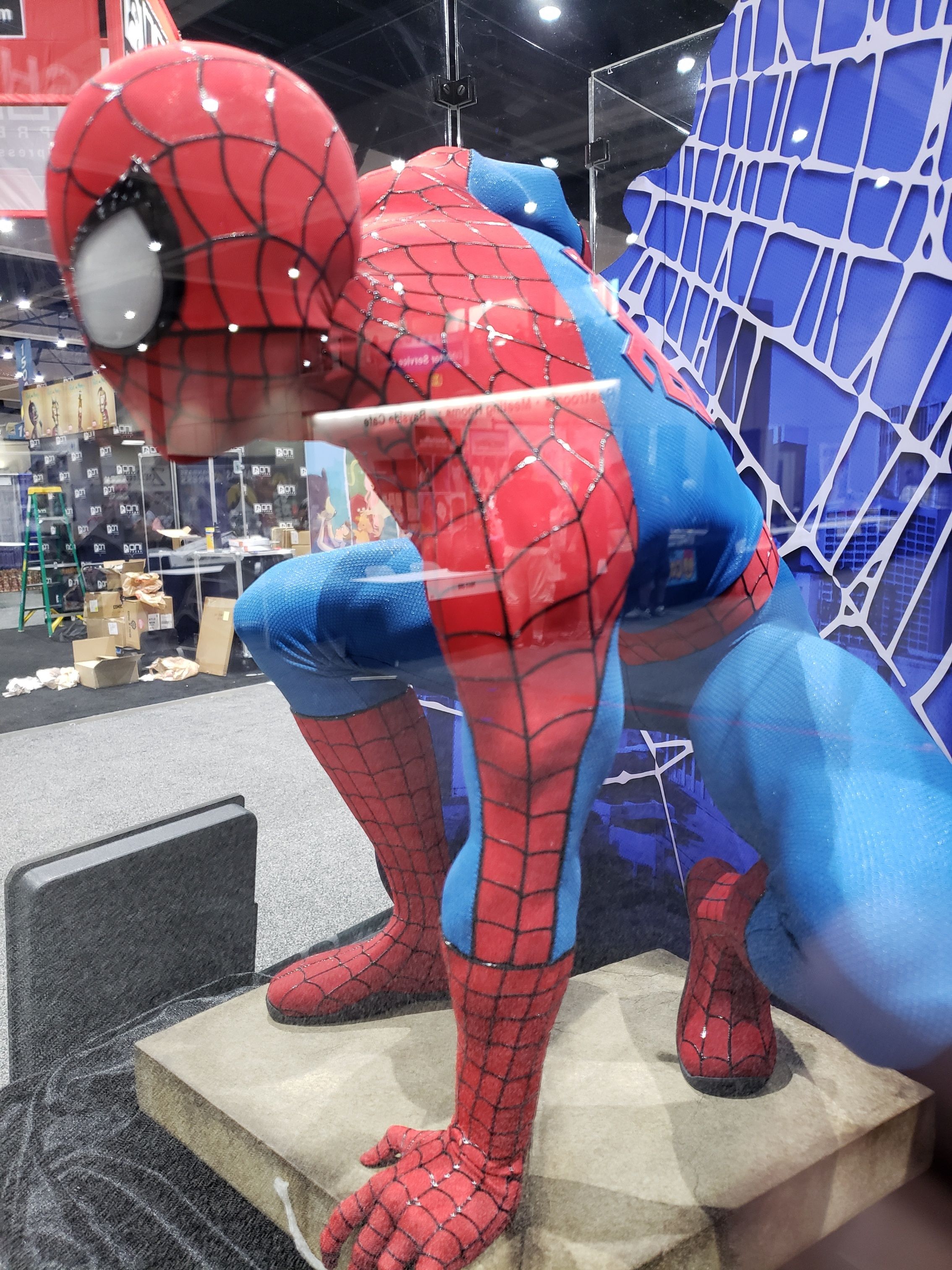 This Spider-Man Legendary Sideshow Collectibles Statue Is ...