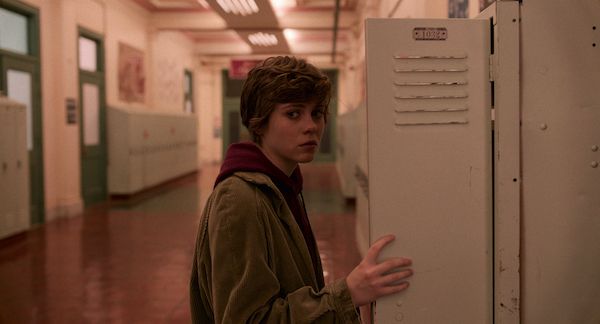 Netflix S I Am Not Okay With This Stars Leads Sophia Lillis